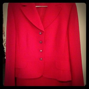 Tahari Ladies Pantsuit With Skirt